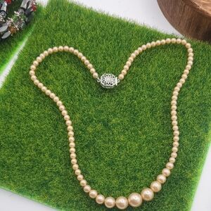 Estate Elegant Gold Tone Pearl Necklace N3825